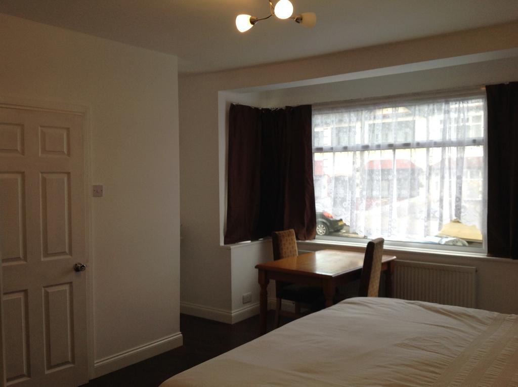 Repton Private Hotel รอมฟอร์ด ภายนอก รูปภาพ